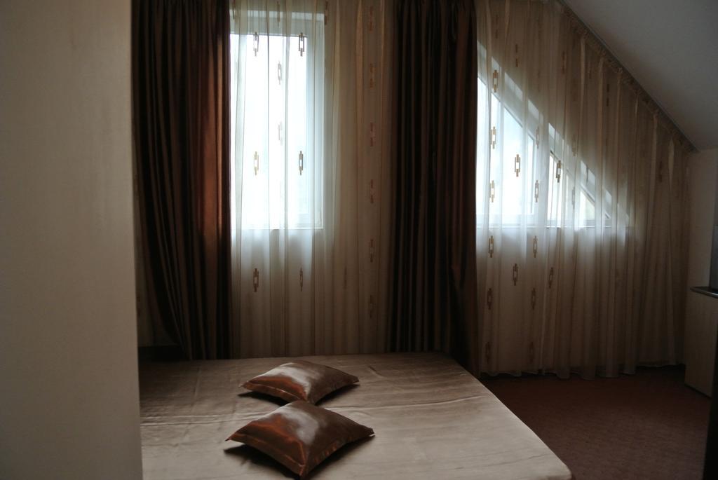 Pensiune Restaurant Piatra Craiului Dîmbovicioara Kültér fotó
