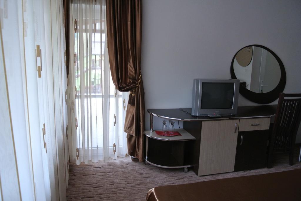 Pensiune Restaurant Piatra Craiului Dîmbovicioara Kültér fotó