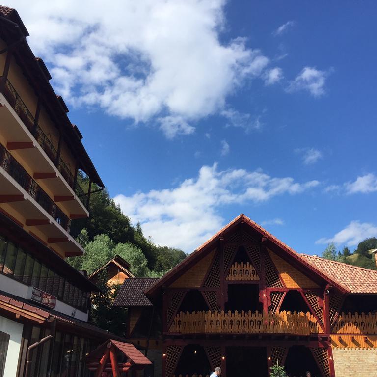 Pensiune Restaurant Piatra Craiului Dîmbovicioara Kültér fotó